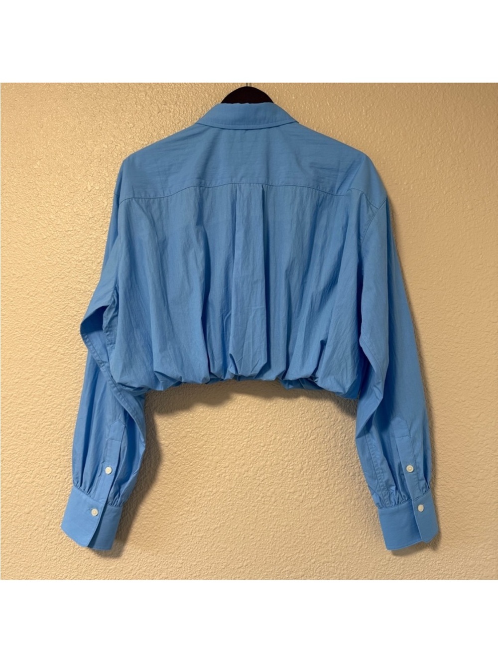 Helsa Blue Cropped Poplin Bubble Shirt - Picture 5 of 6
